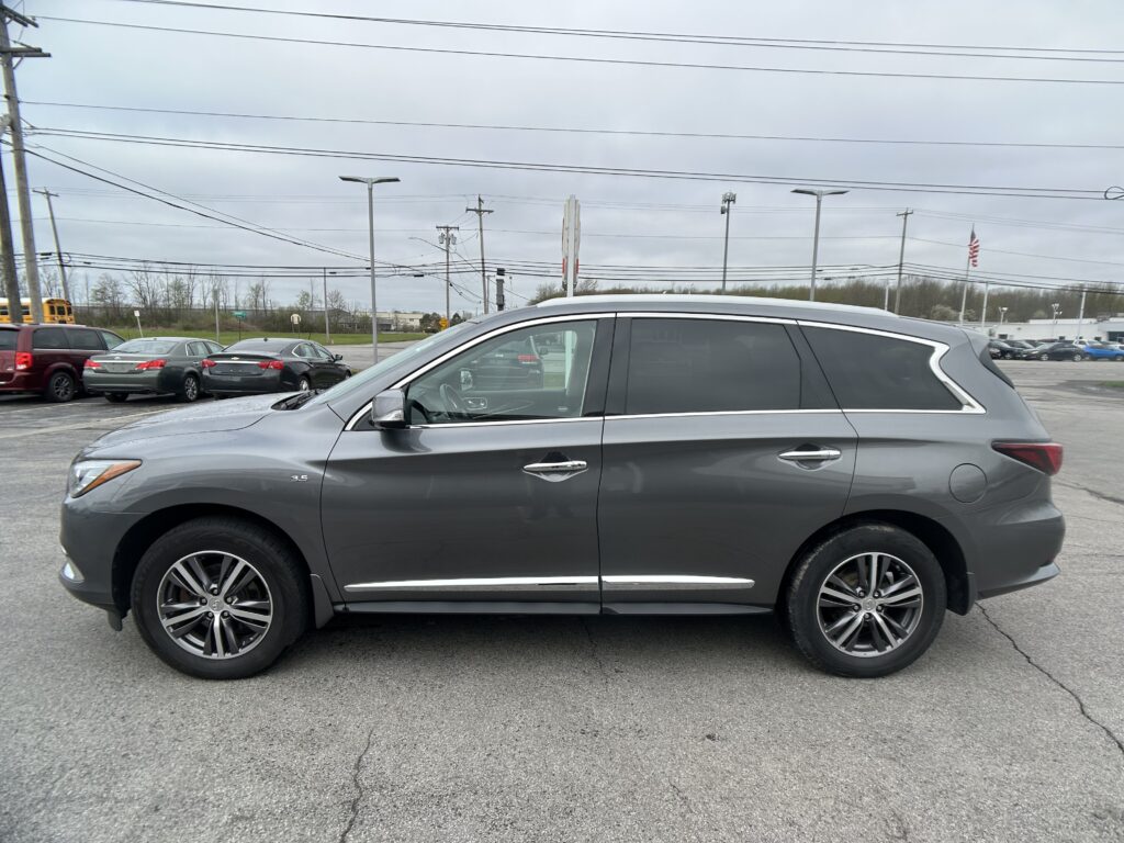 2017 INFINITI QX60 BASE
