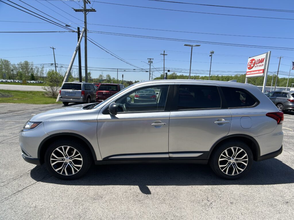 2018 MITSUBISHI OUTLANDER ES