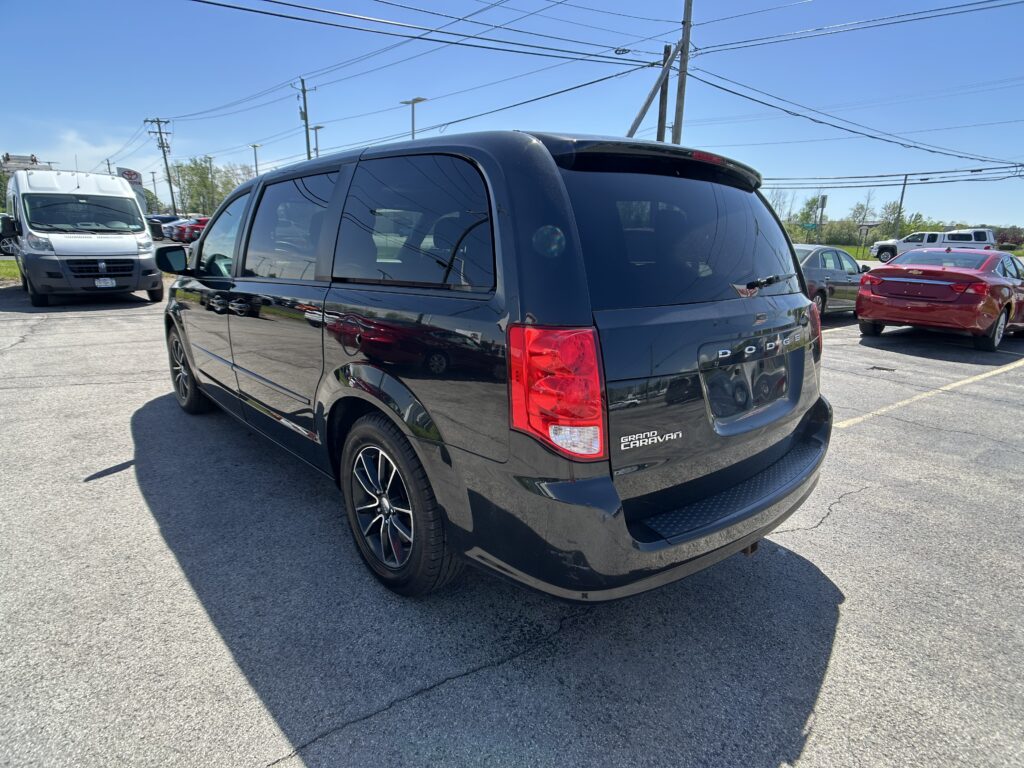 2017 Dodge GRAND CARAVAN SE