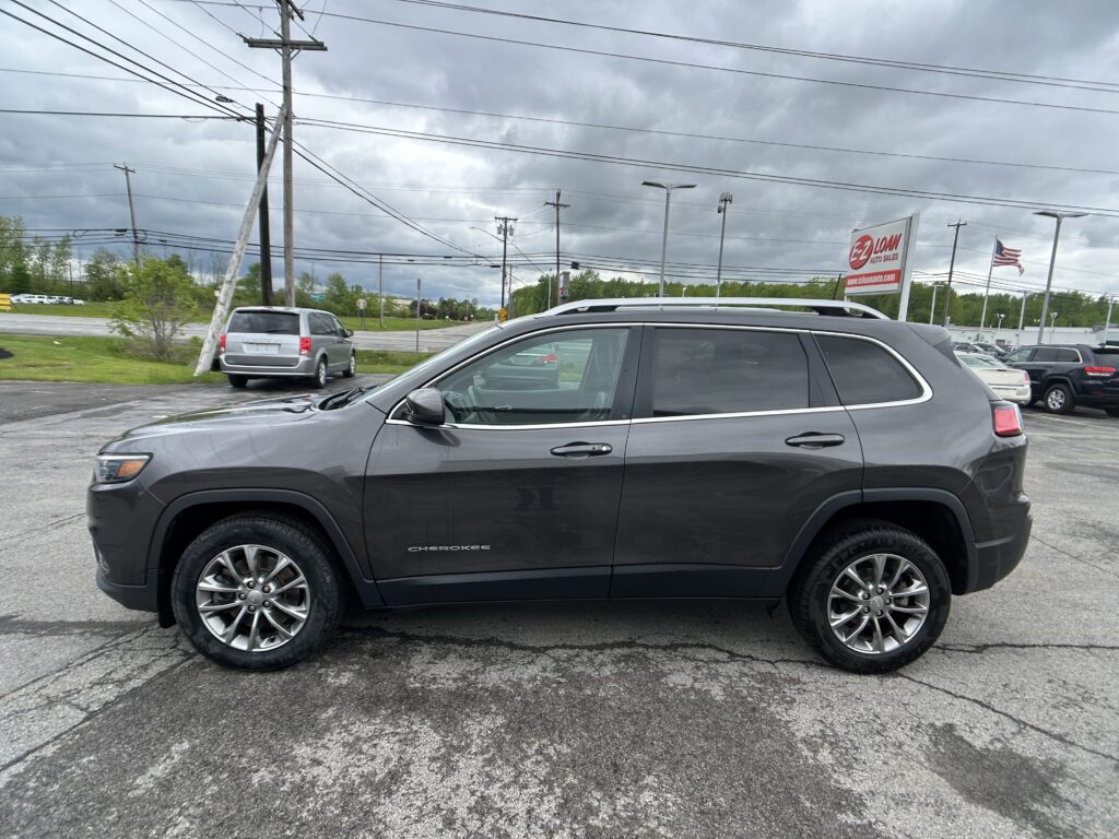 2019 Jeep CHEROKEE LATITUDE