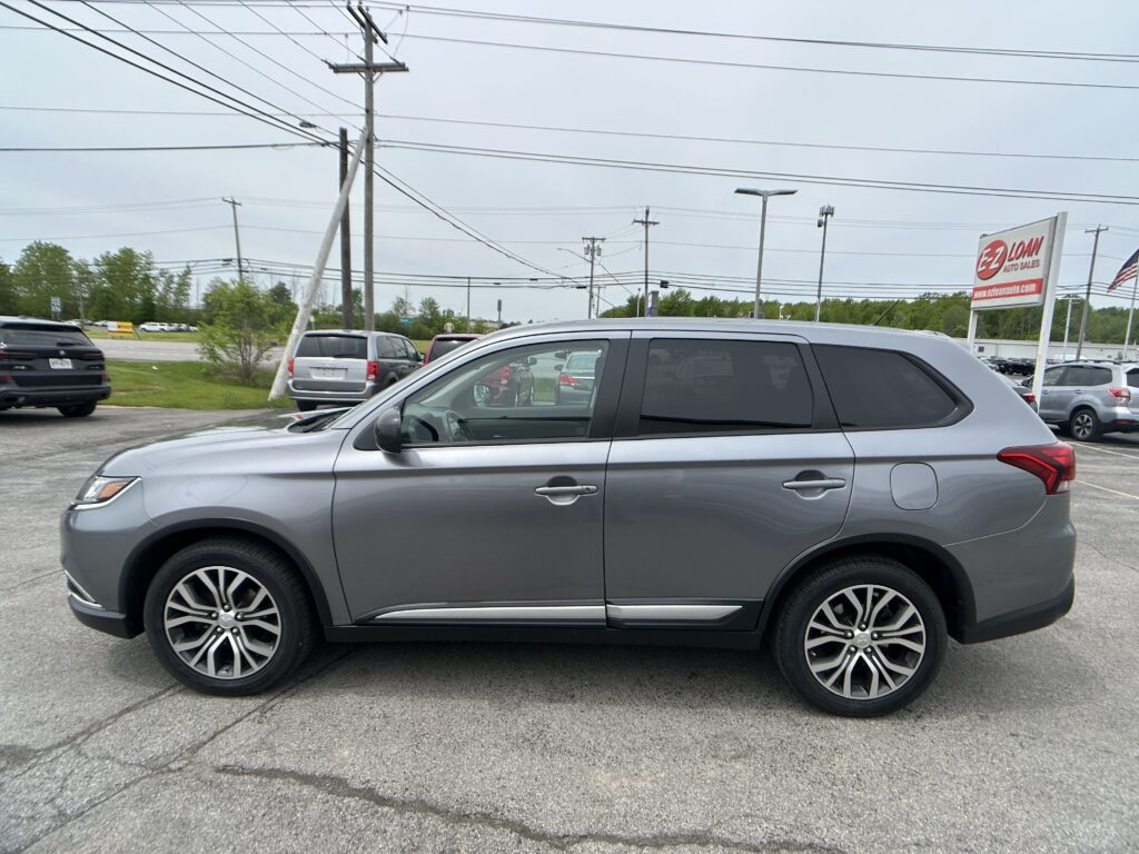 2016 MITSUBISHI OUTLANDER ES