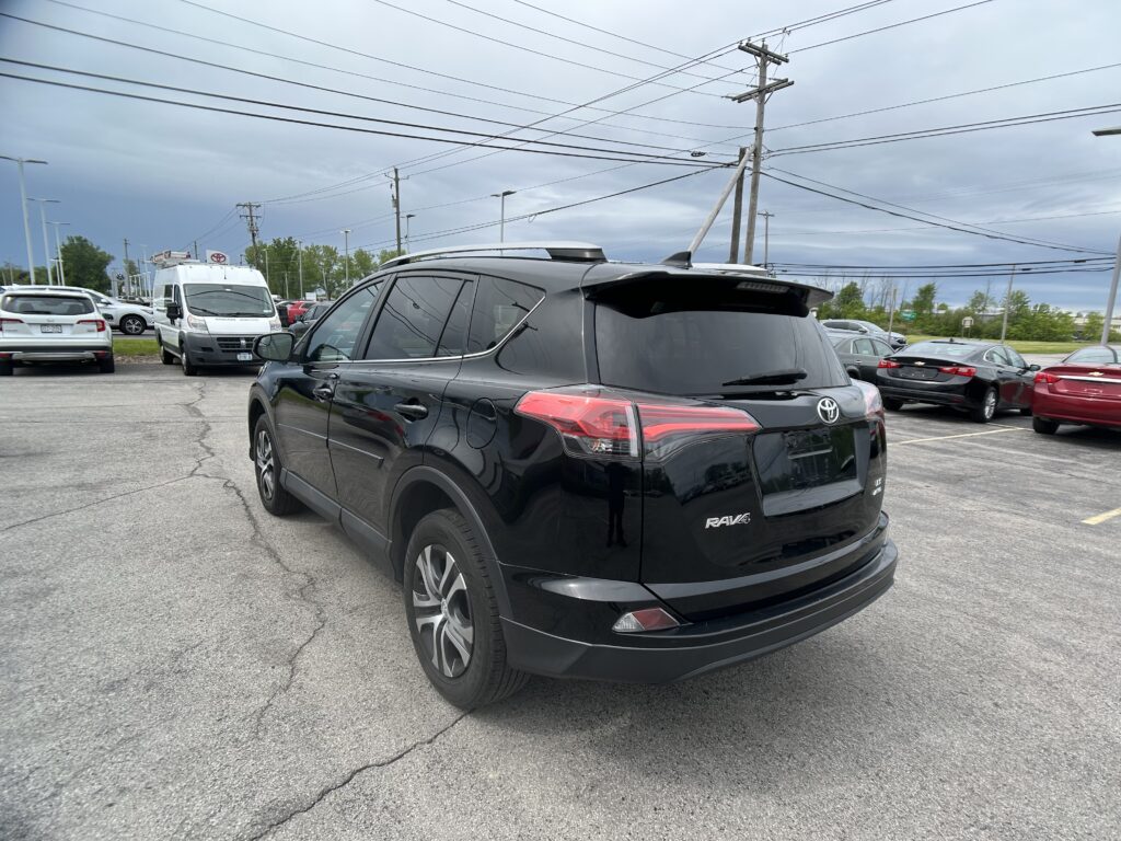 2018 Toyota RAV4 LE