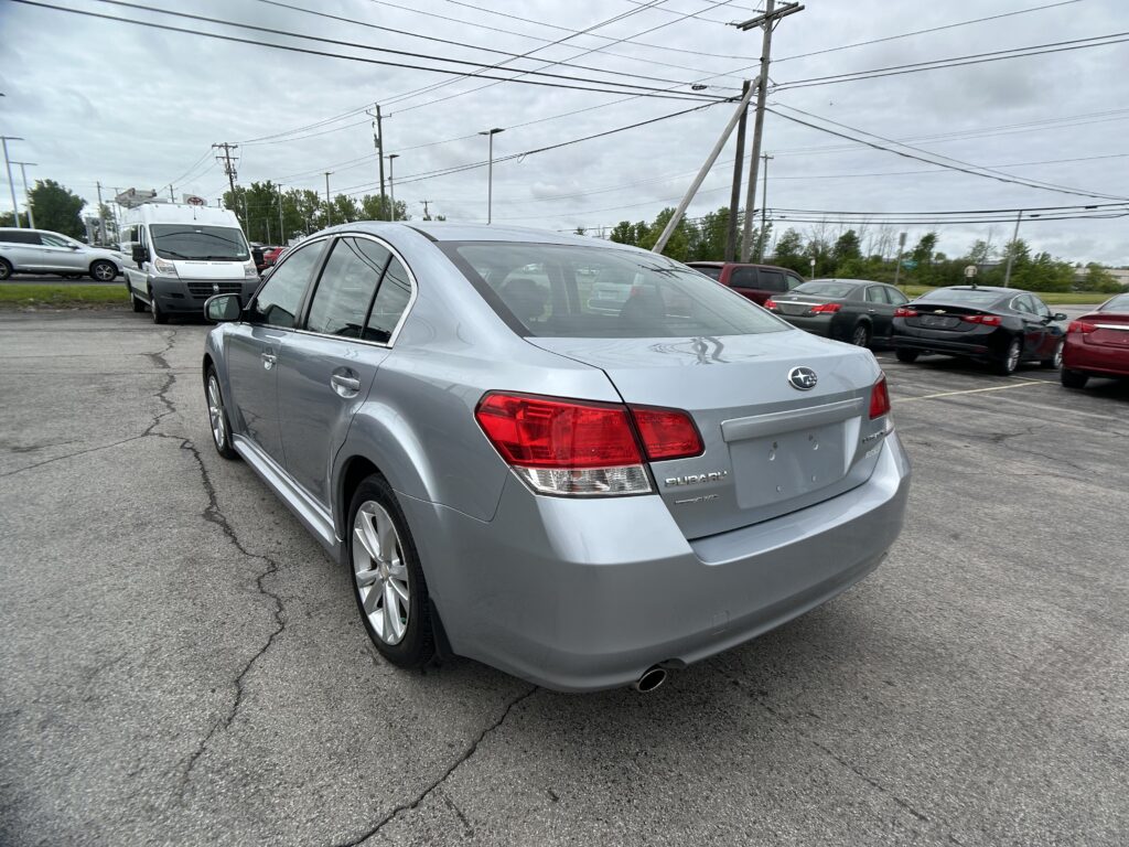 2013 SUBARU LEGACY 2.5I PREM