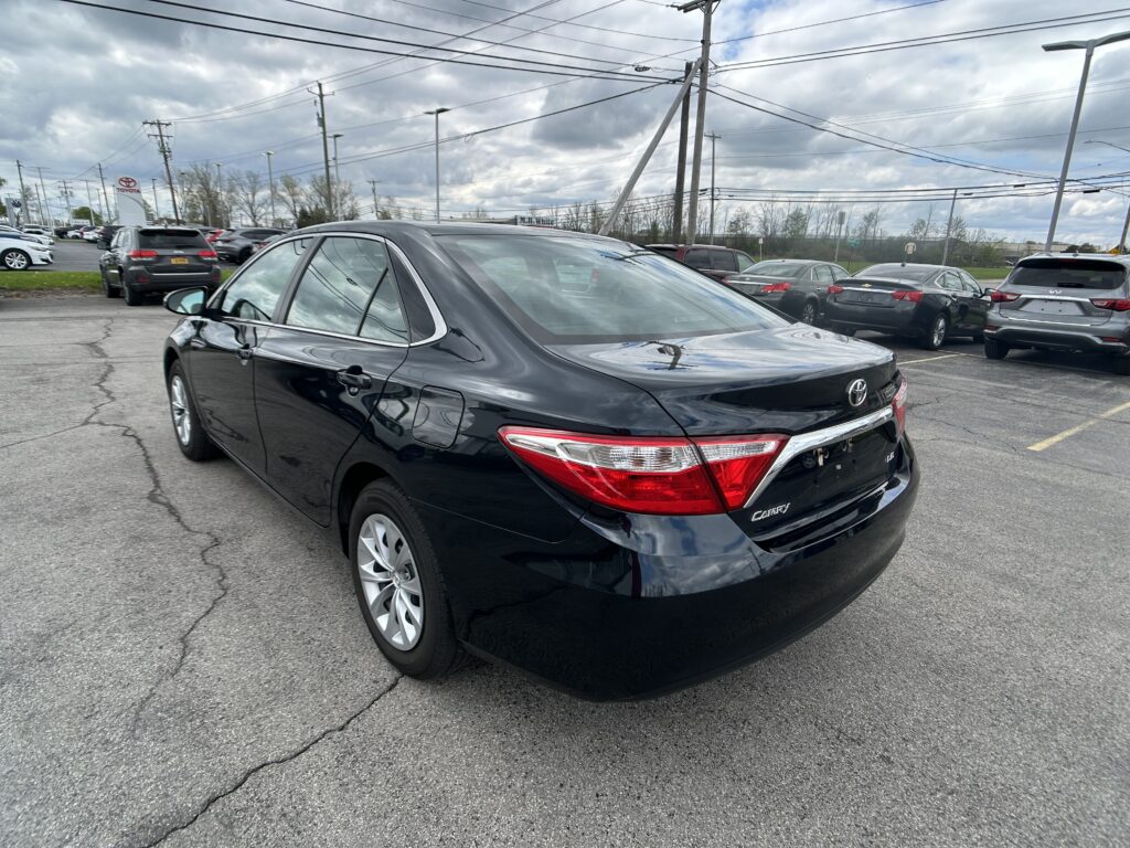2017 Toyota CAMRY LE