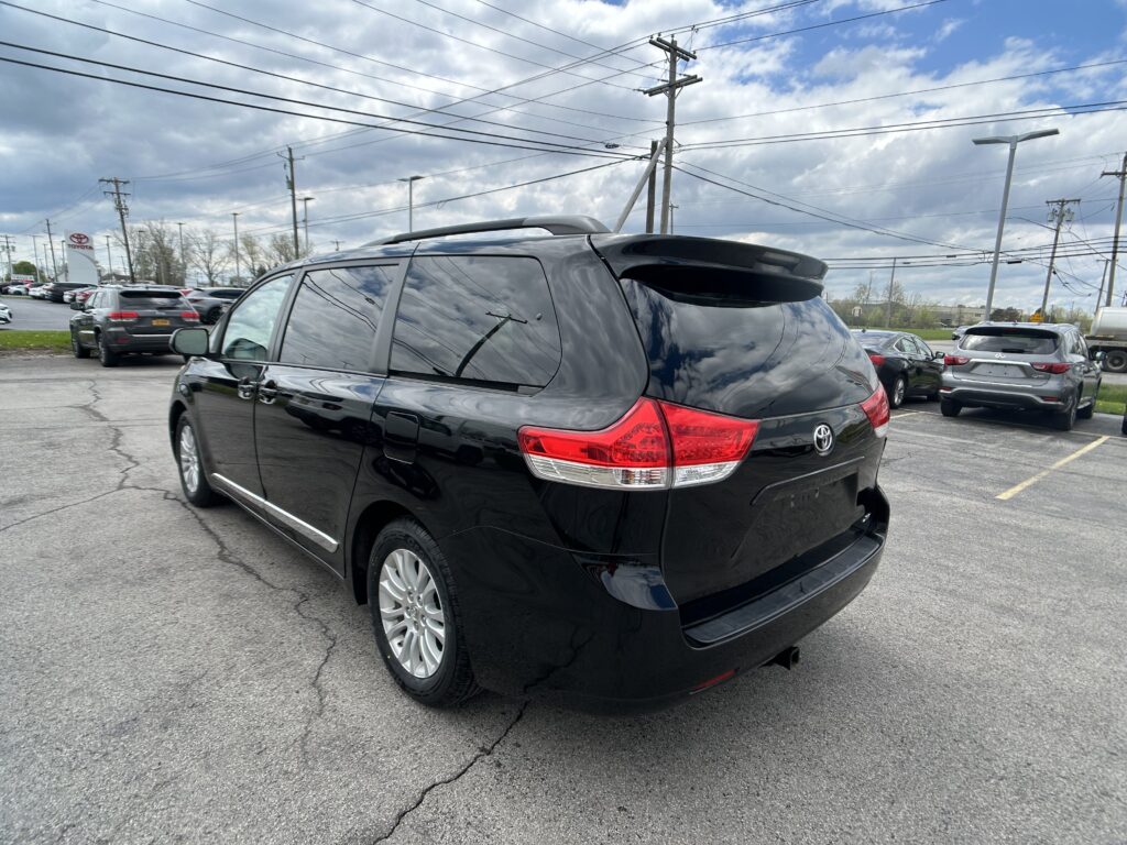 2014 Toyota SIENNA XLE