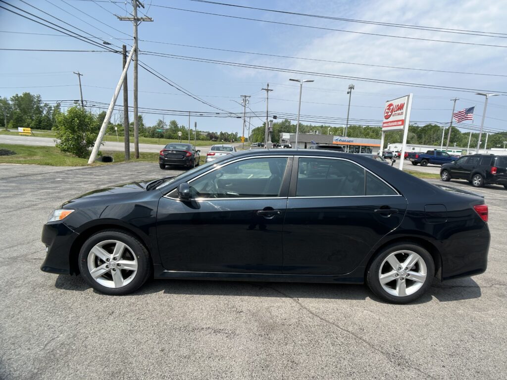 2014 Toyota CAMRY SE