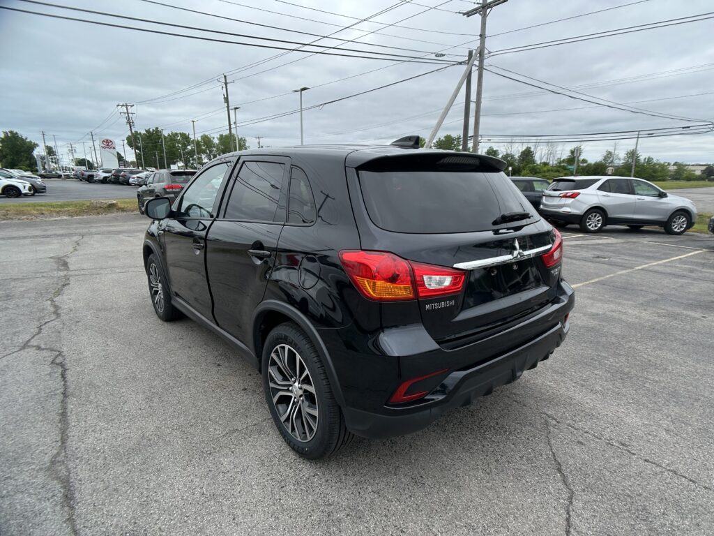 2019 MITSUBISHI OUTLANDER SPORT LE;