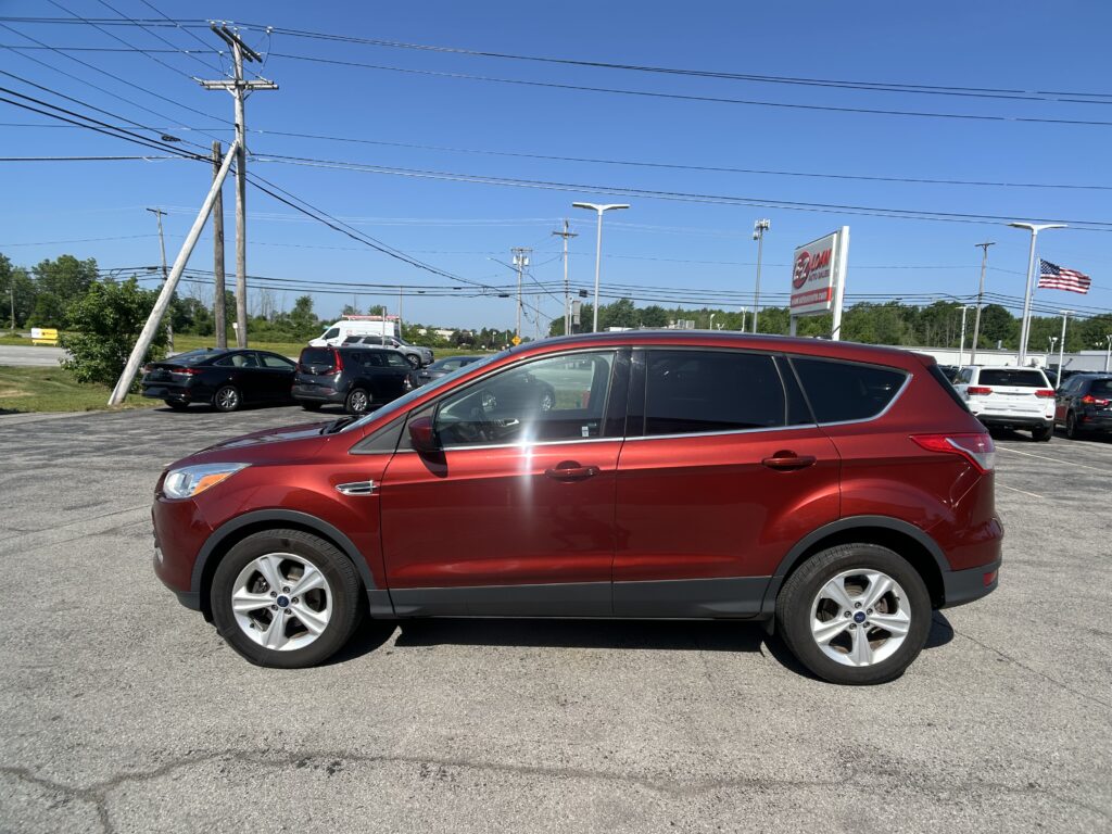 2016 Ford ESCAPE SE