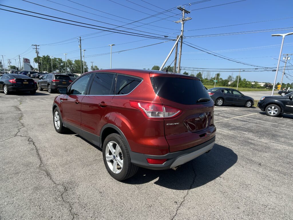 2016 Ford ESCAPE SE