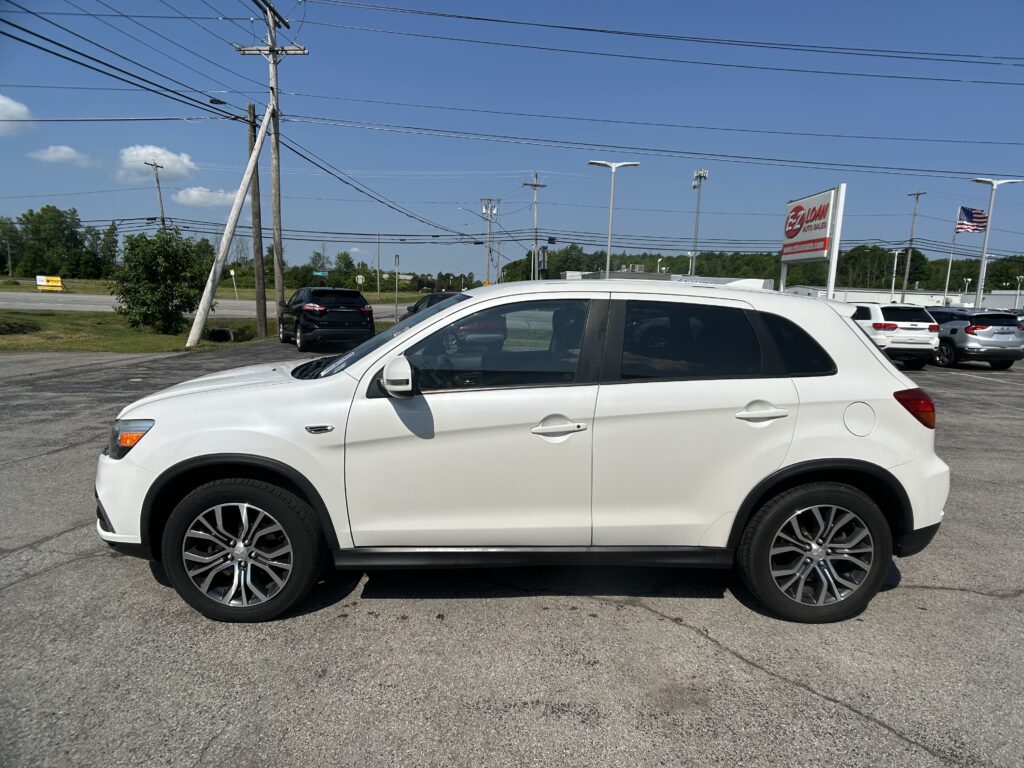 2018 MITSUBISHI OUTLANDER SPORT LE;