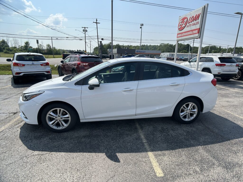 2017 Chevrolet CRUZE LT