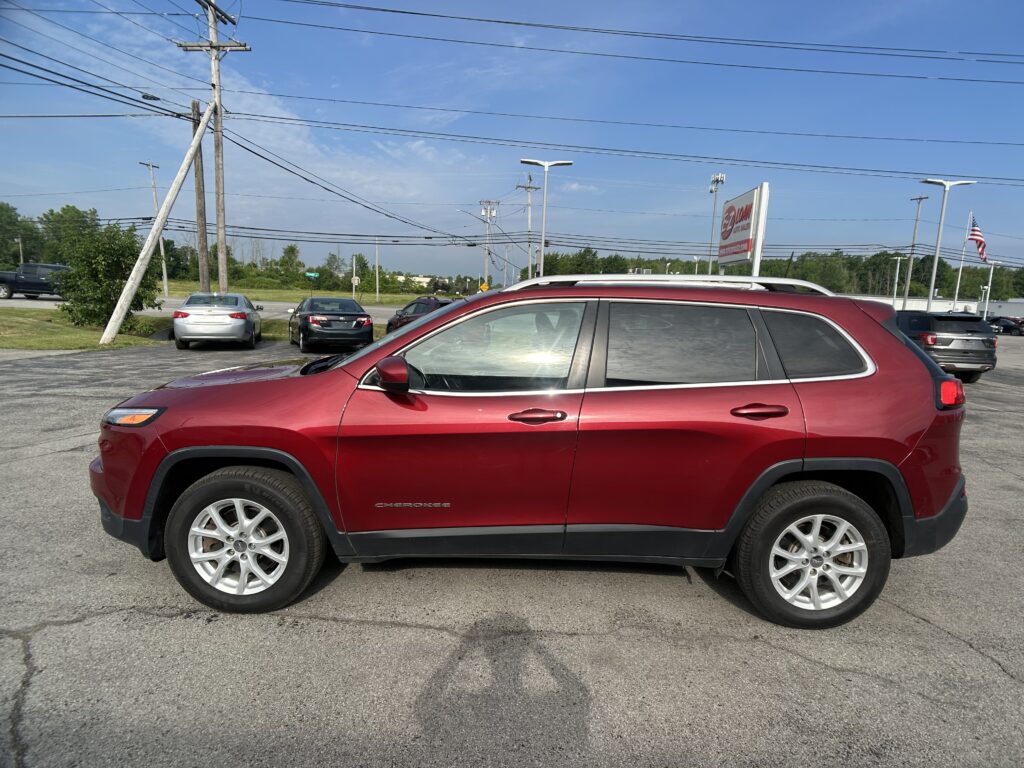 2017 Jeep CHEROKEE LATITUDE