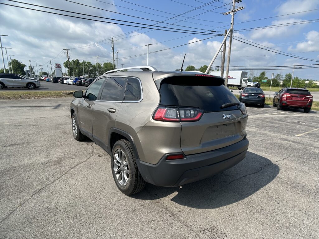 2019 Jeep CHEROKEE LATITUDE
