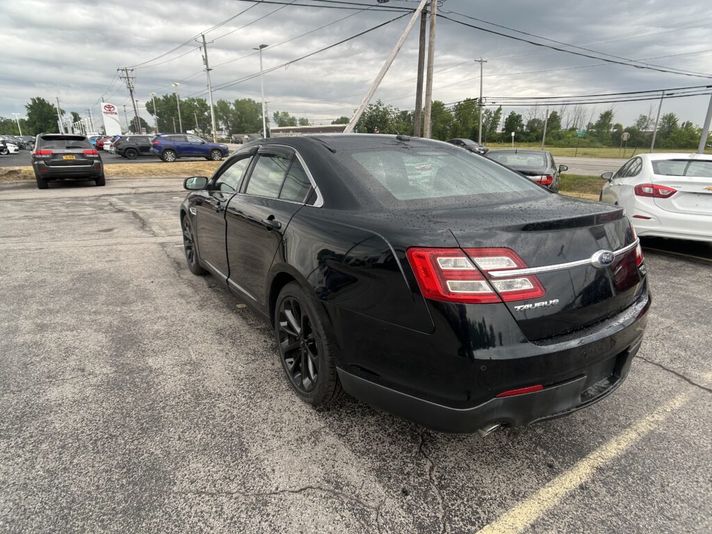 2015 Ford TAURUS SEL