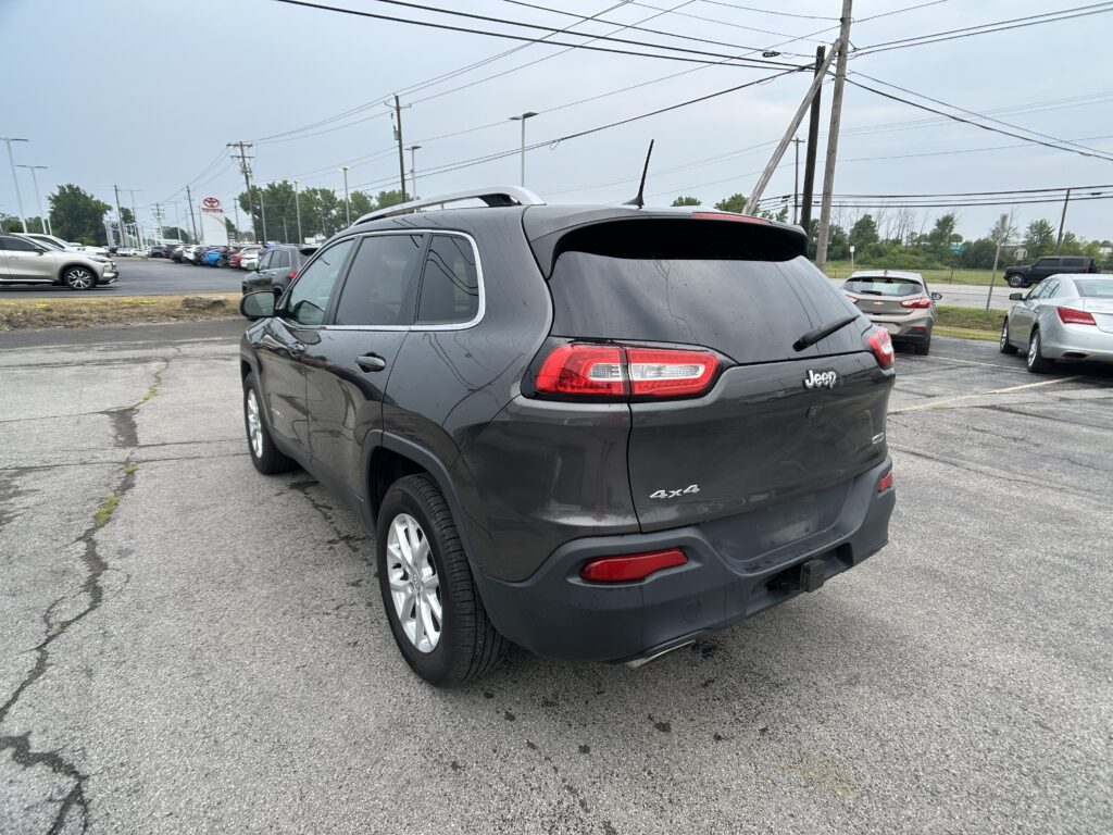 2017 Jeep CHEROKEE LATITUDE