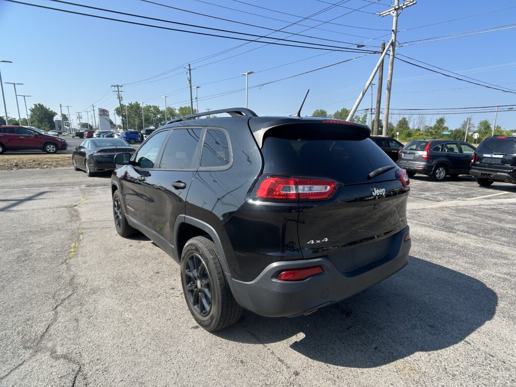 2016 Jeep CHEROKEE SPORT