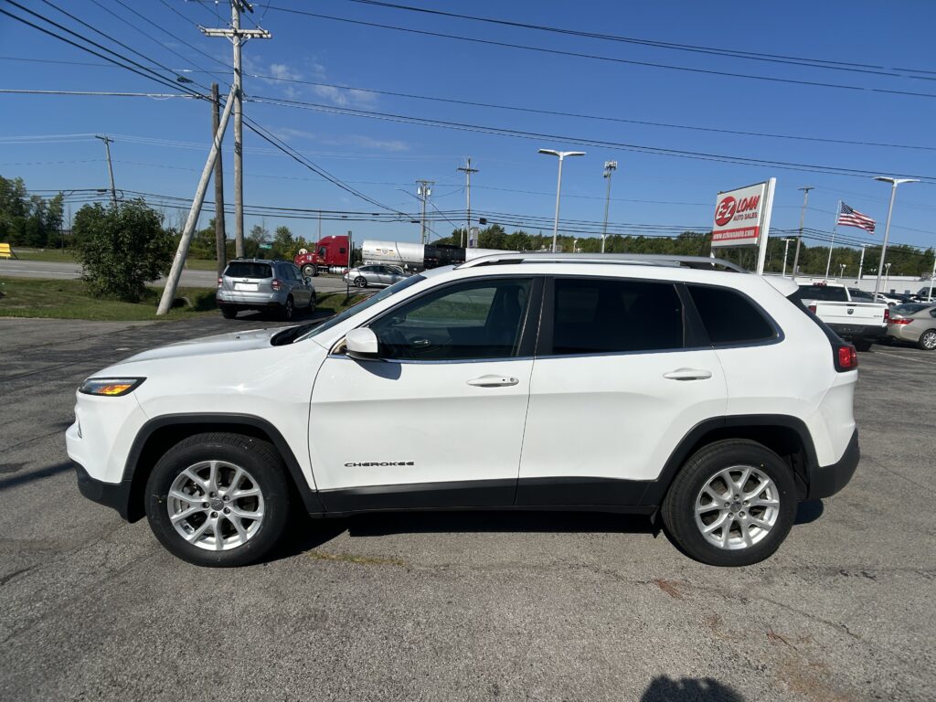2017 Jeep CHEROKEE LATITUDE