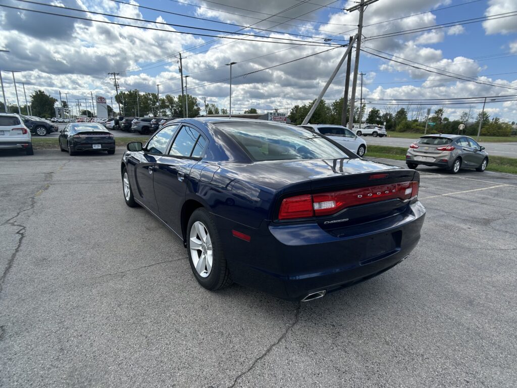 2013 Dodge CHARGER SE