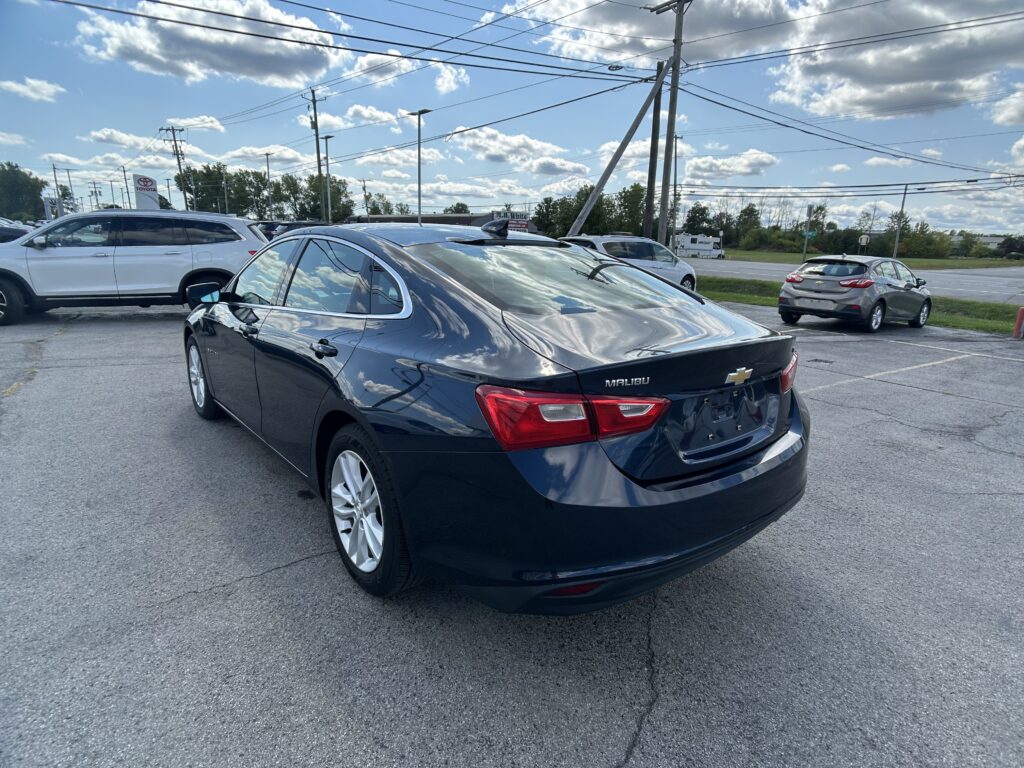 2017 Chevrolet MALIBU LT