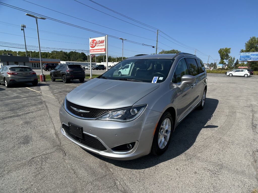 2017 CHRYSLER PACIFICA TOURING L P