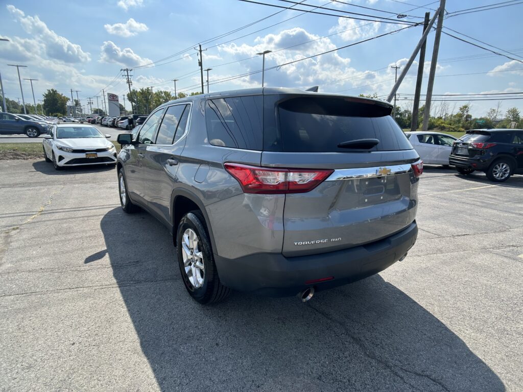 2021 Chevrolet TRAVERSE LS