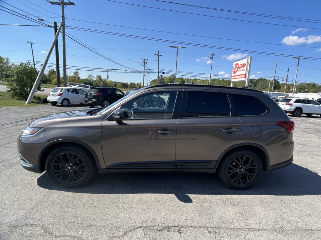 2018 MITSUBISHI OUTLANDER SE