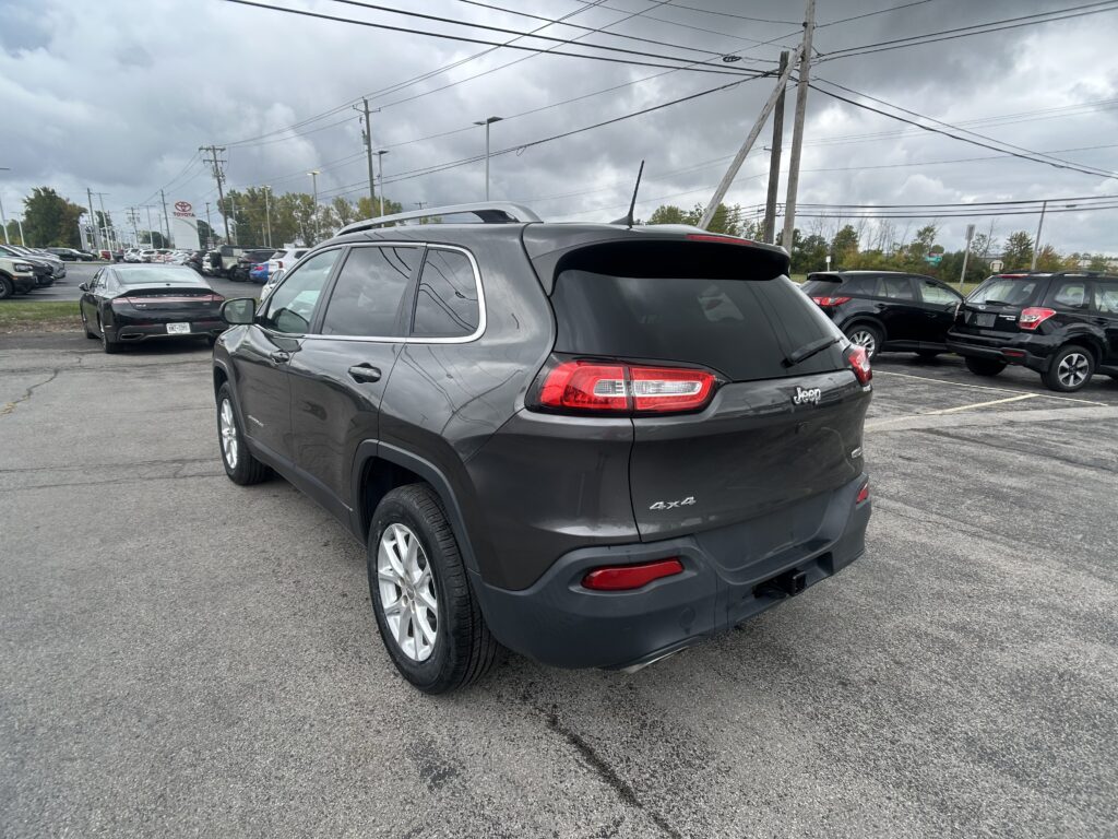 2017 Jeep CHEROKEE LATITUDE