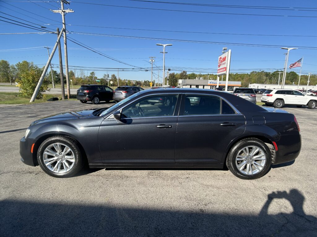 2017 CHRYSLER 300 LIMITED
