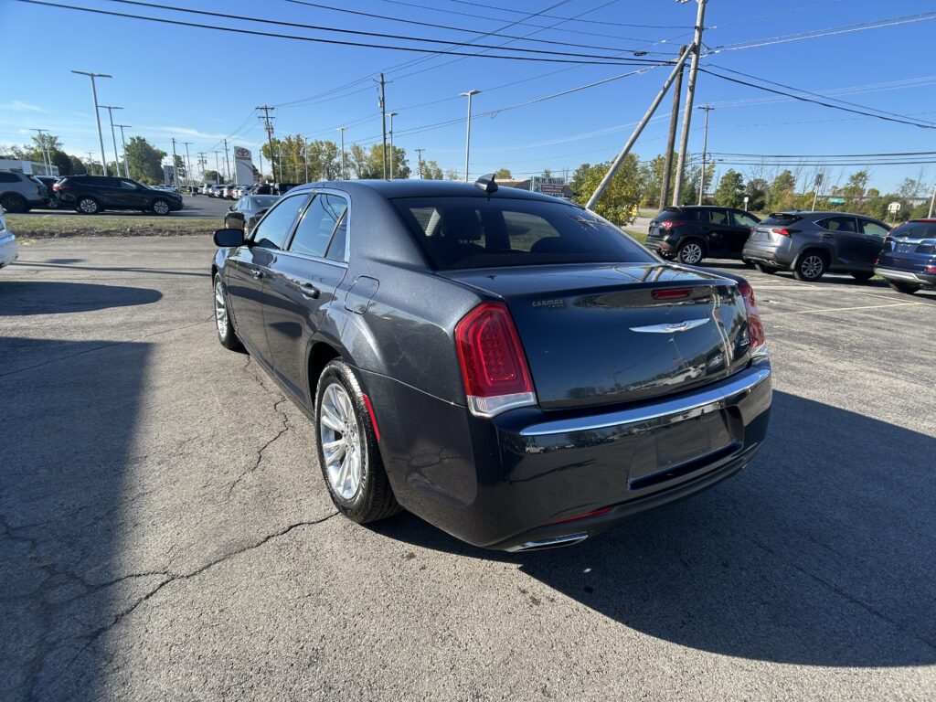 2017 CHRYSLER 300 LIMITED
