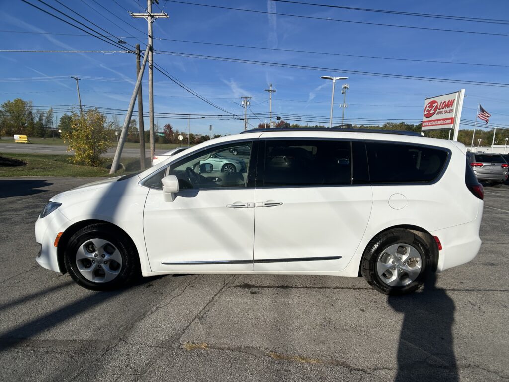 2017 CHRYSLER PACIFICA TOURING L