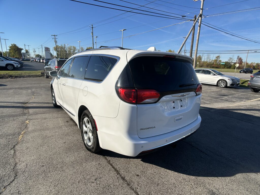 2017 CHRYSLER PACIFICA TOURING L