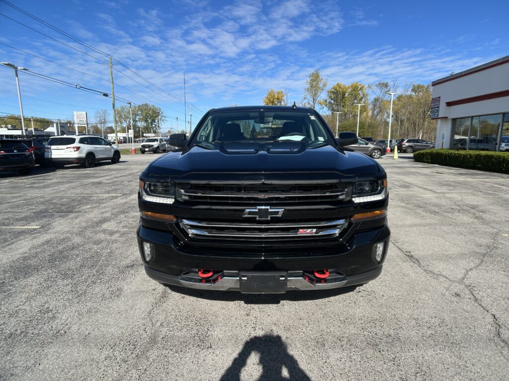 2017 Chevrolet SILVERADO LT