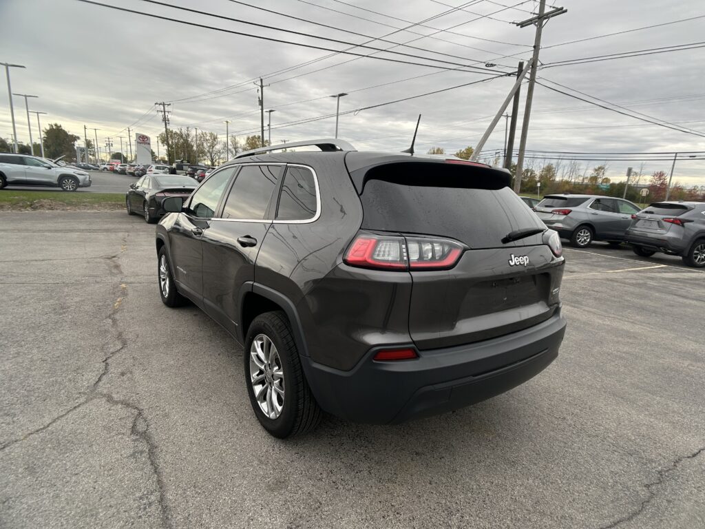 2019 Jeep CHEROKEE LATITUDE