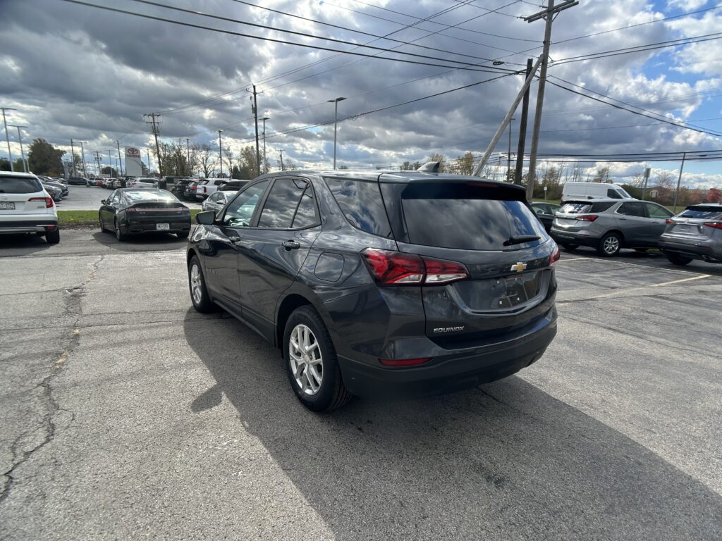 2022 Chevrolet EQUINOX LS