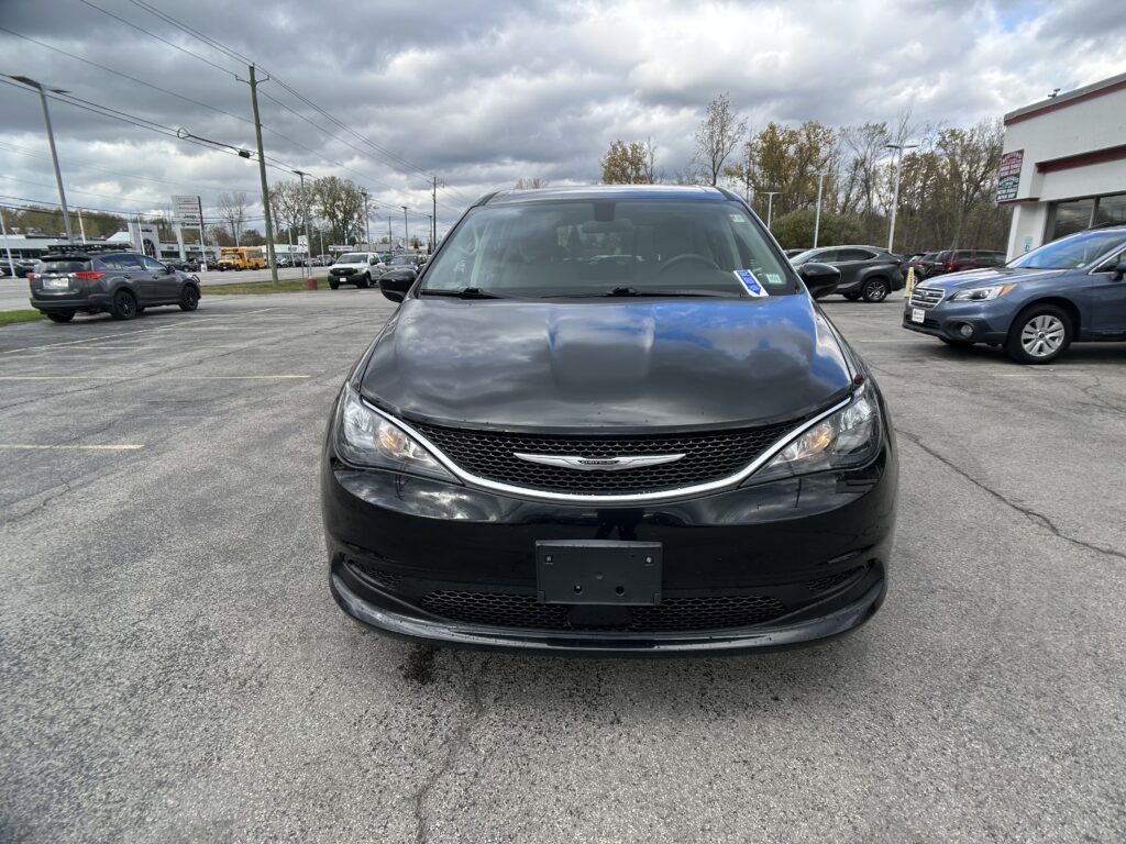 2021 CHRYSLER VOYAGER LX