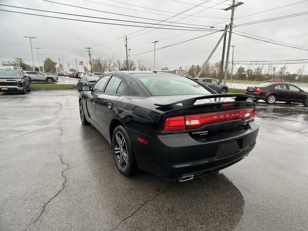 2014 Dodge CHARGER SXT