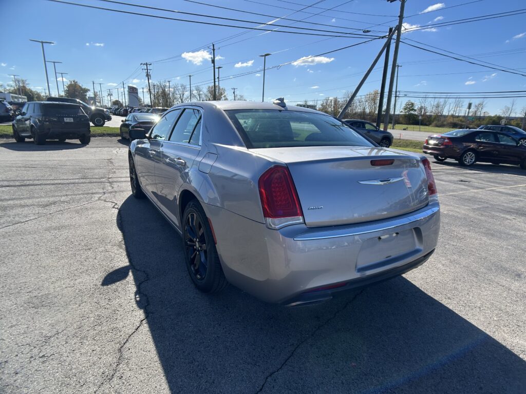 2017 CHRYSLER 300 LIMITED
