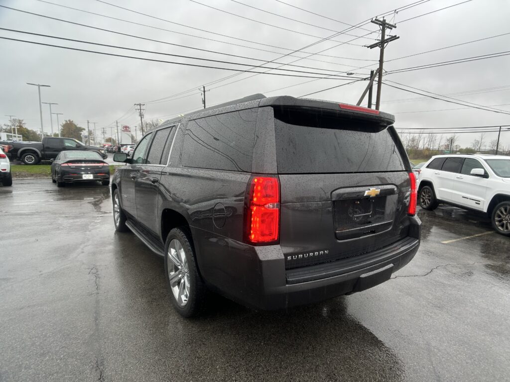 2017 Chevrolet SUBURBAN LT