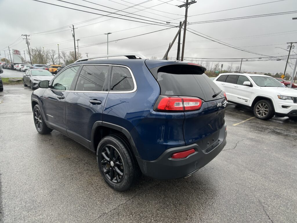 2018 Jeep CHEROKEE LATITUDE