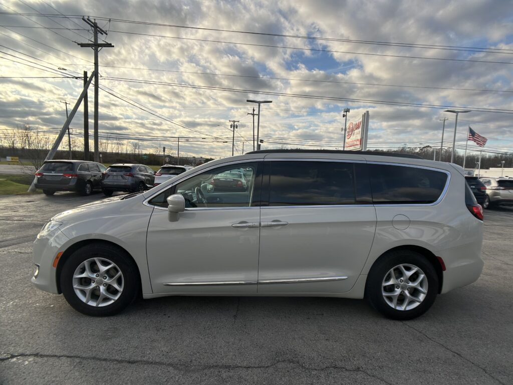 2017 CHRYSLER PACIFICA TOURING L