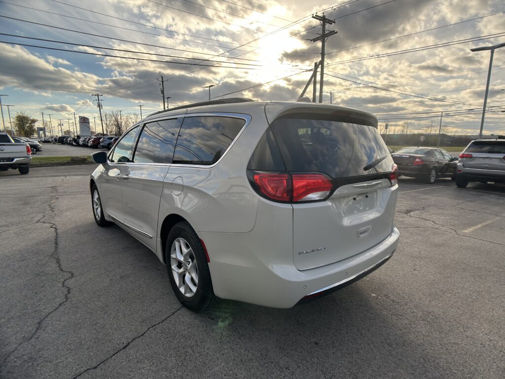 2017 CHRYSLER PACIFICA TOURING L