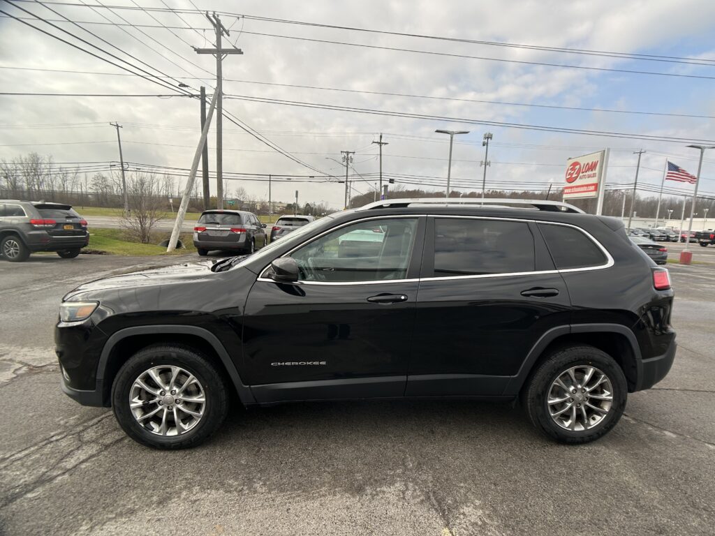 2019 Jeep CHEROKEE LATITUDE