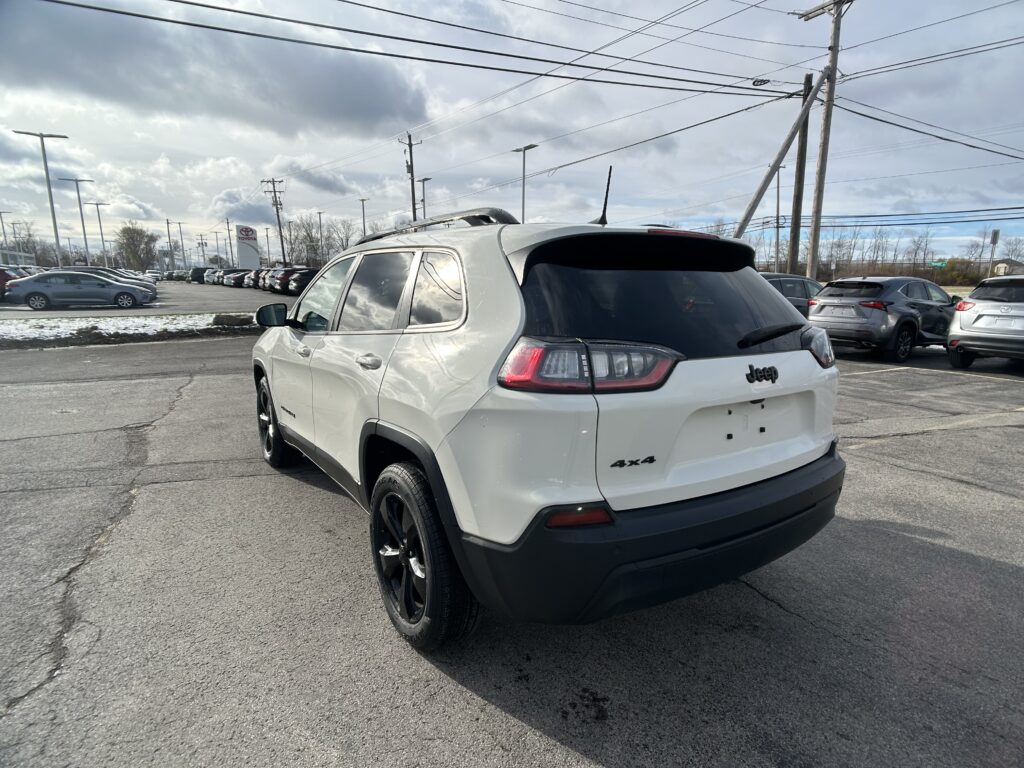 2019 Jeep CHEROKEE LATITUDE