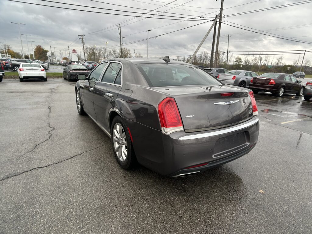2017 CHRYSLER 300 LIMITED