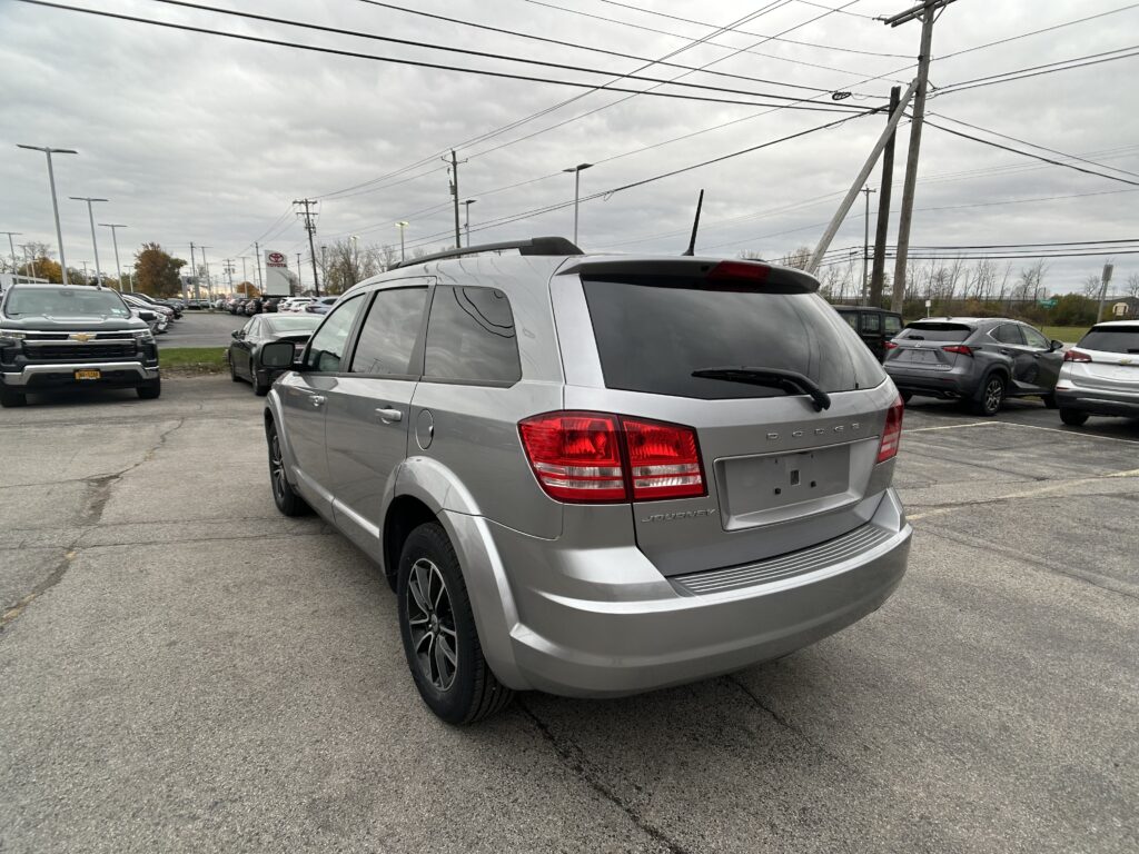 2018 Dodge JOURNEY SE