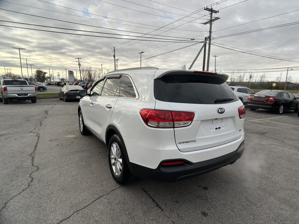 2018 KIA SORENTO LX
