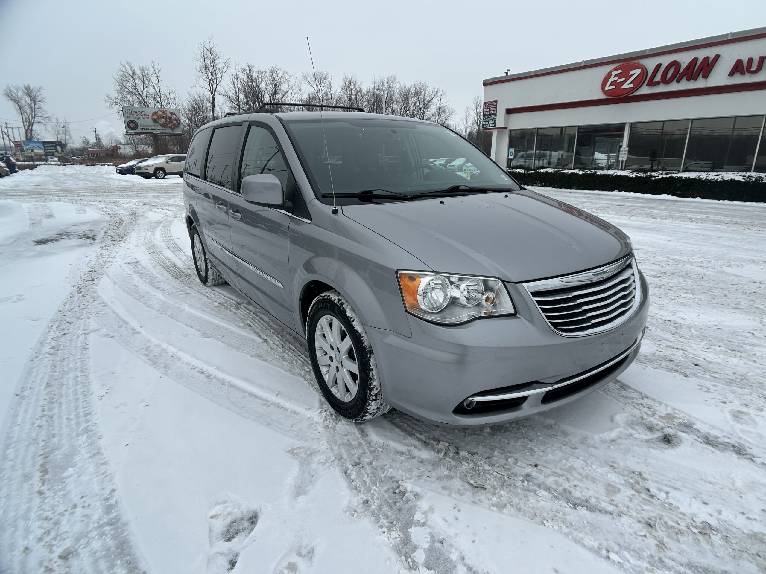 2015 Chrysler Town & Country Touring's photo