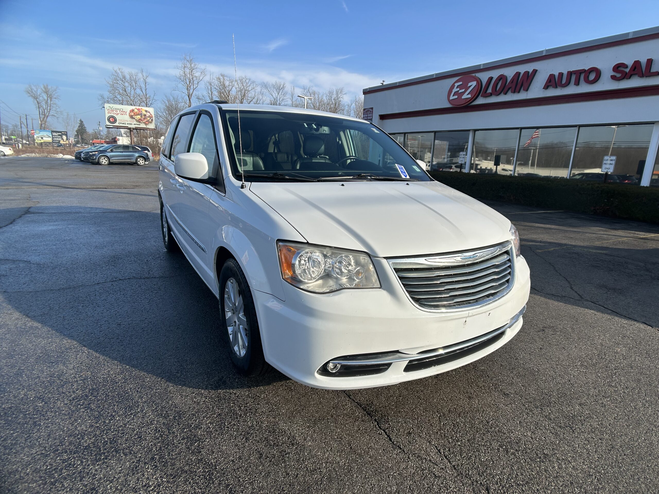 2016 Chrysler Town & Country Base's photo