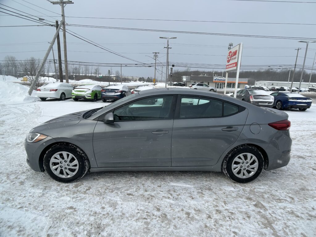 2018 Hyundai ELANTRA SE