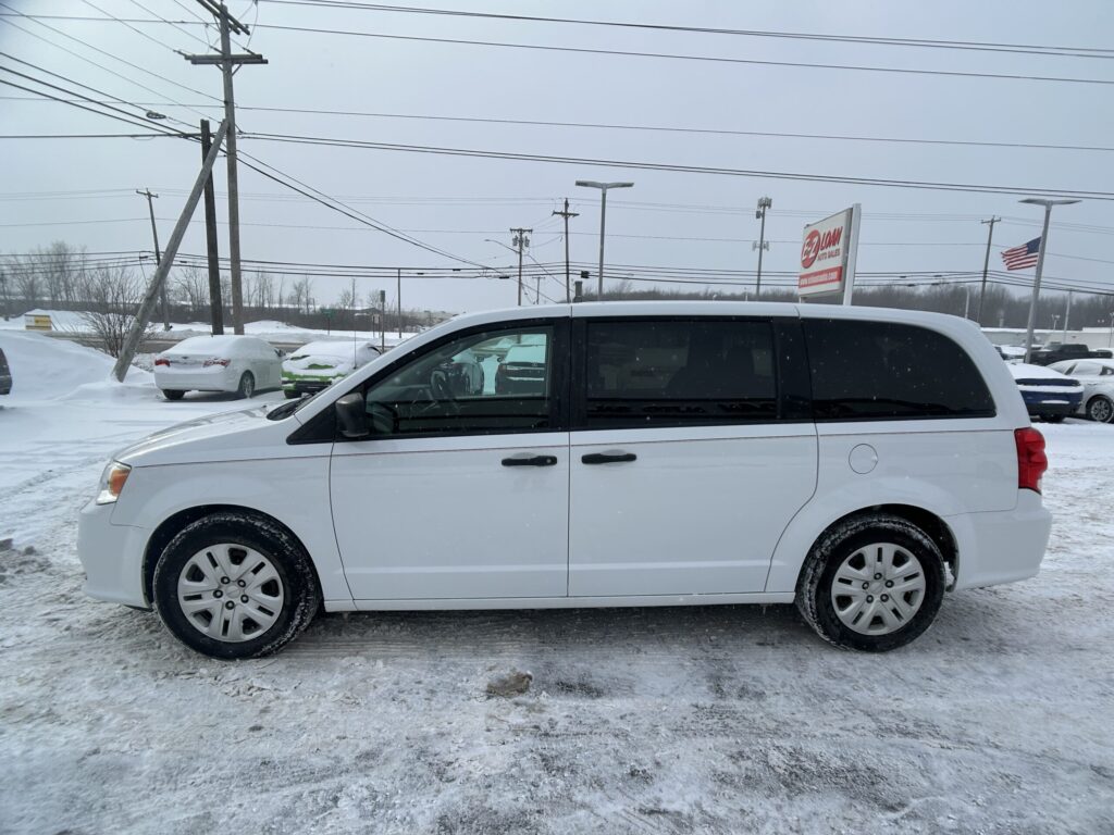 2019 Dodge GRAND CARAVAN SE